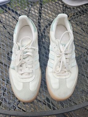 adidas MENS SAMBA Cream Sneakers with Pale Green Accents